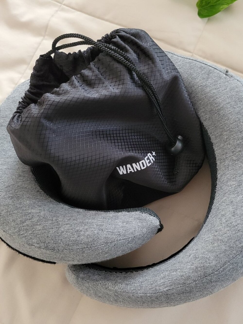 Wander  travel pillow. GREAT USED CONDITION. FIRM PRICE - Picture 4 of 7